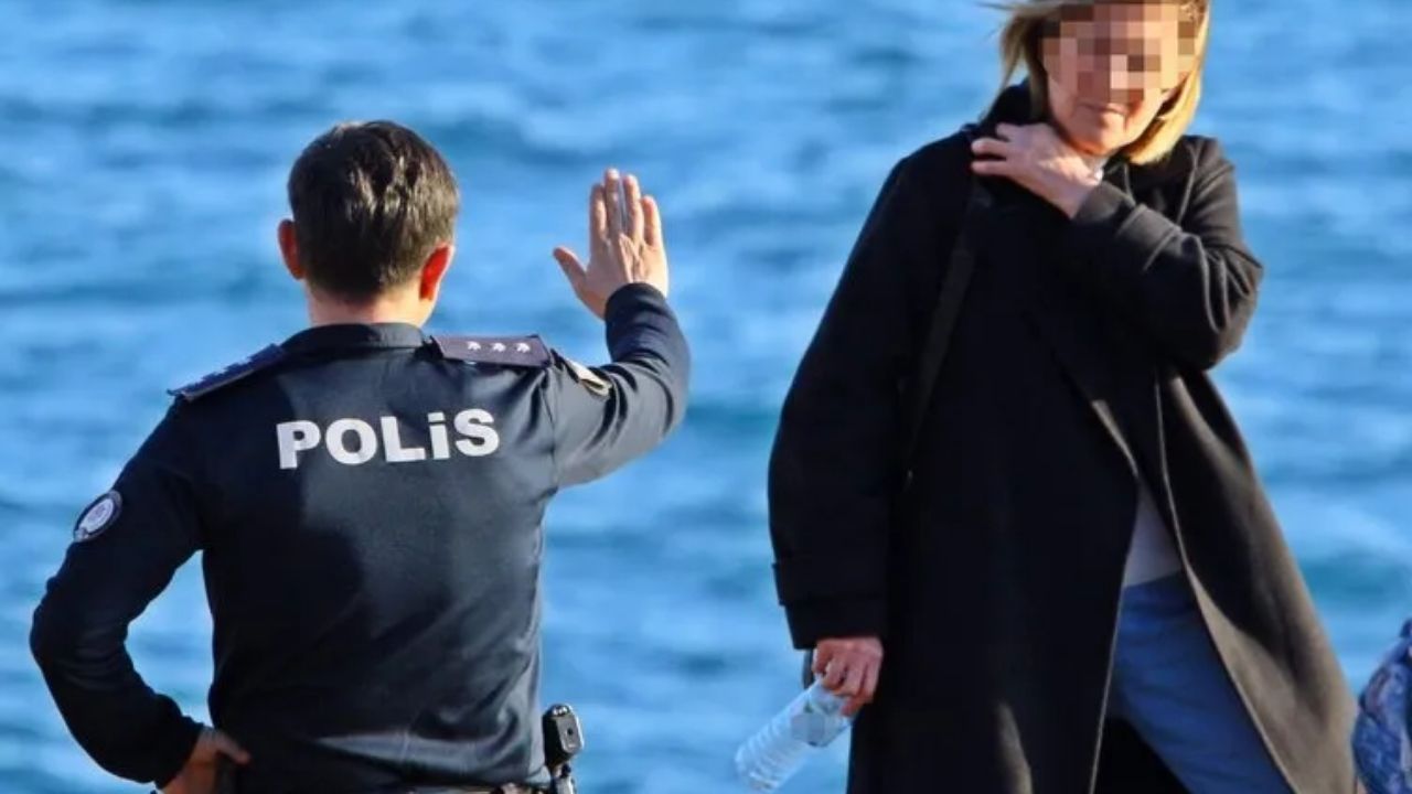 antalya falezlerinde 4 saat süren gerilim genç kadın feci durumda kurtarıldı