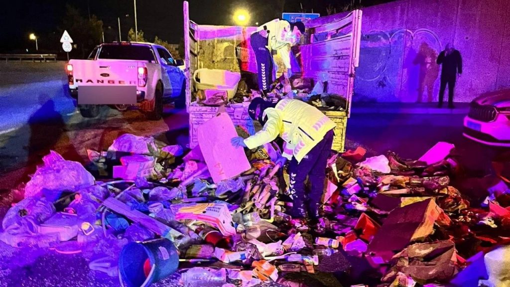 İzmir urla'da uyuşturucu operasyonu 1,5 kilogram zehir ele geçirildi