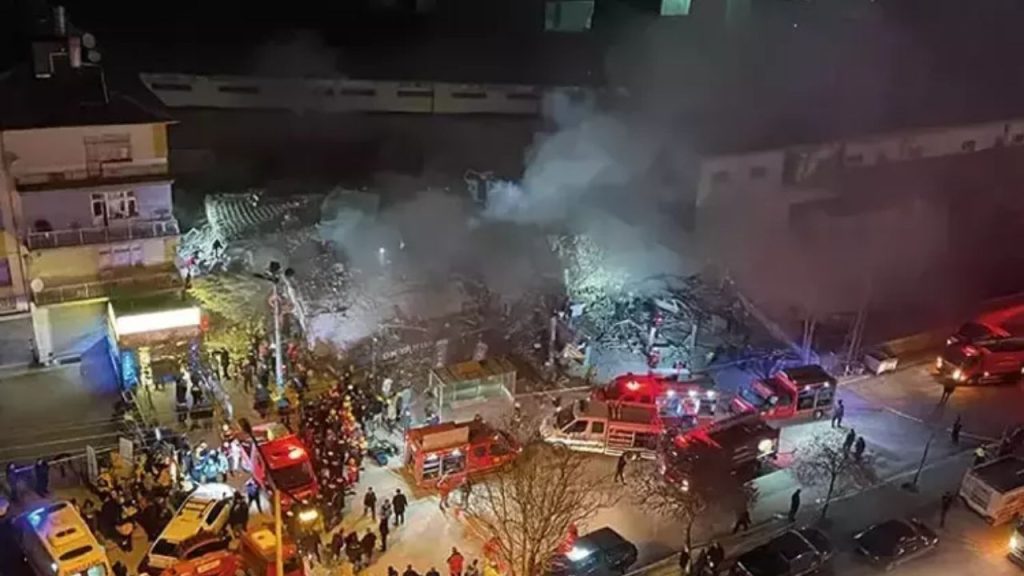 konya'da Çöken binadan bir cansız beden daha Çıkarıldı