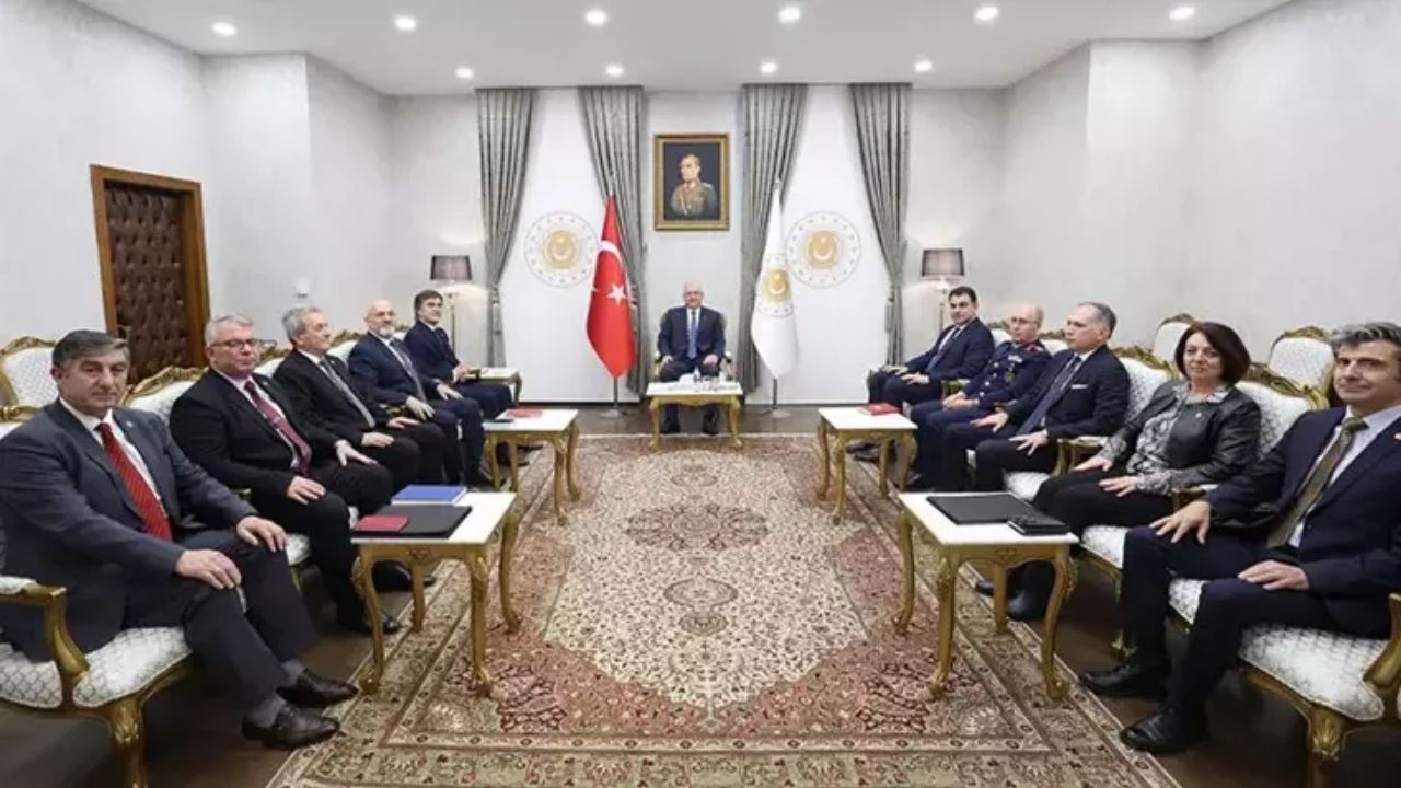 milli savunma bakanı yaşar güler, temad heyetini kabul etti