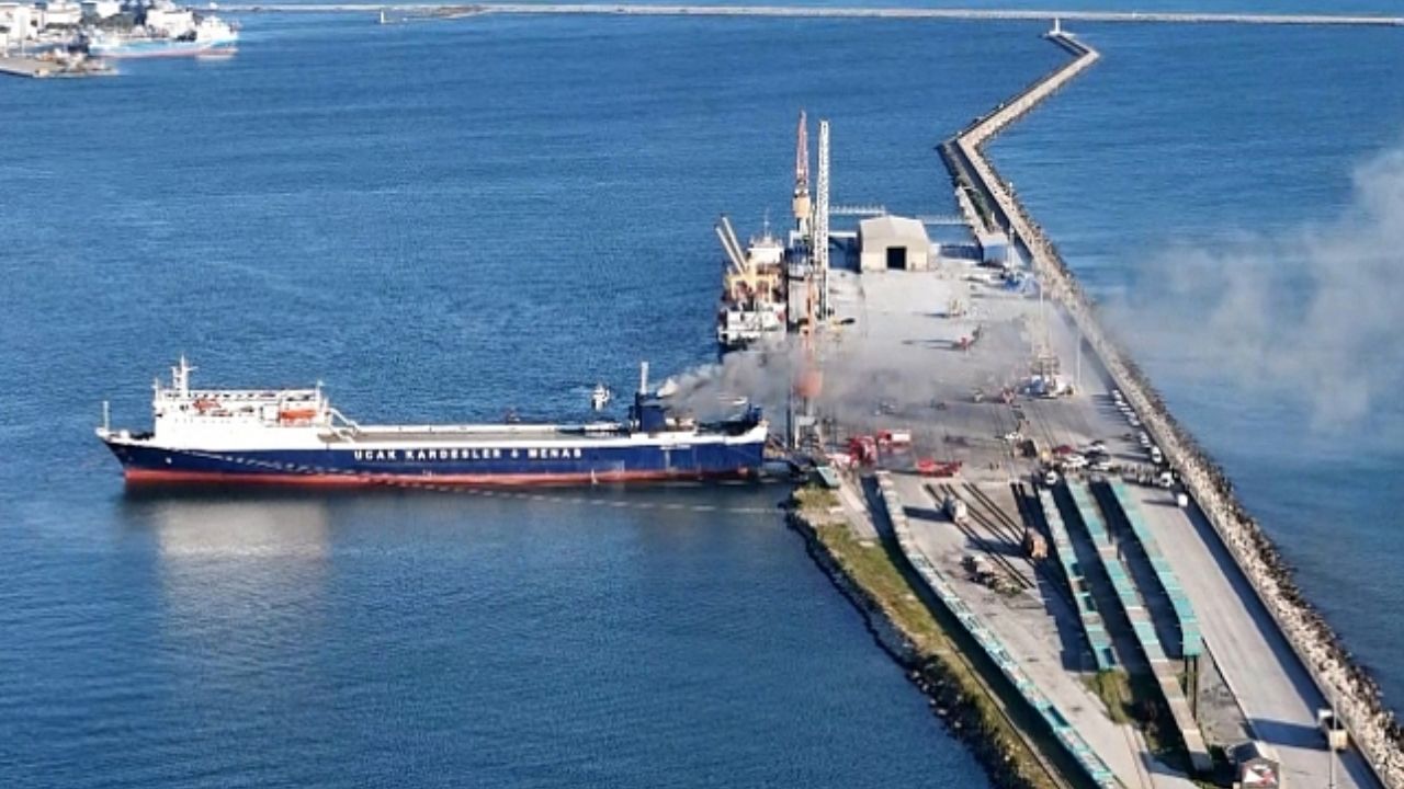 samsun limanı'ndaki gemi yangını kontrol altına alındı