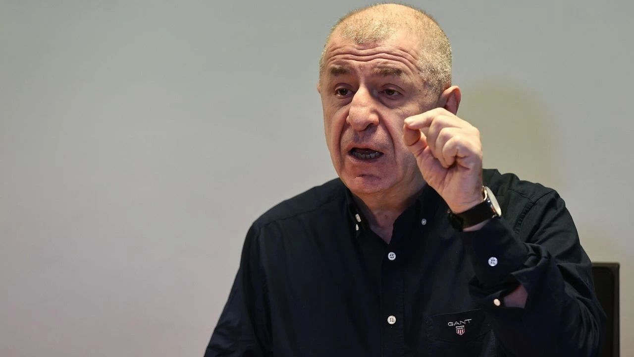 Ümit Özdağ, Cumhurbaşkanına Hakaret Suçlamasıyla Gözaltına Alındı ve Adliyeye Sevk Edildi