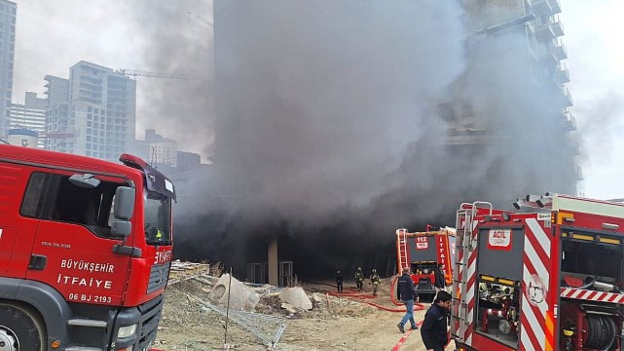 ankara’da İnşaat alanında Çıkan yangına İtfaiye ekiplerinden anında müdahale