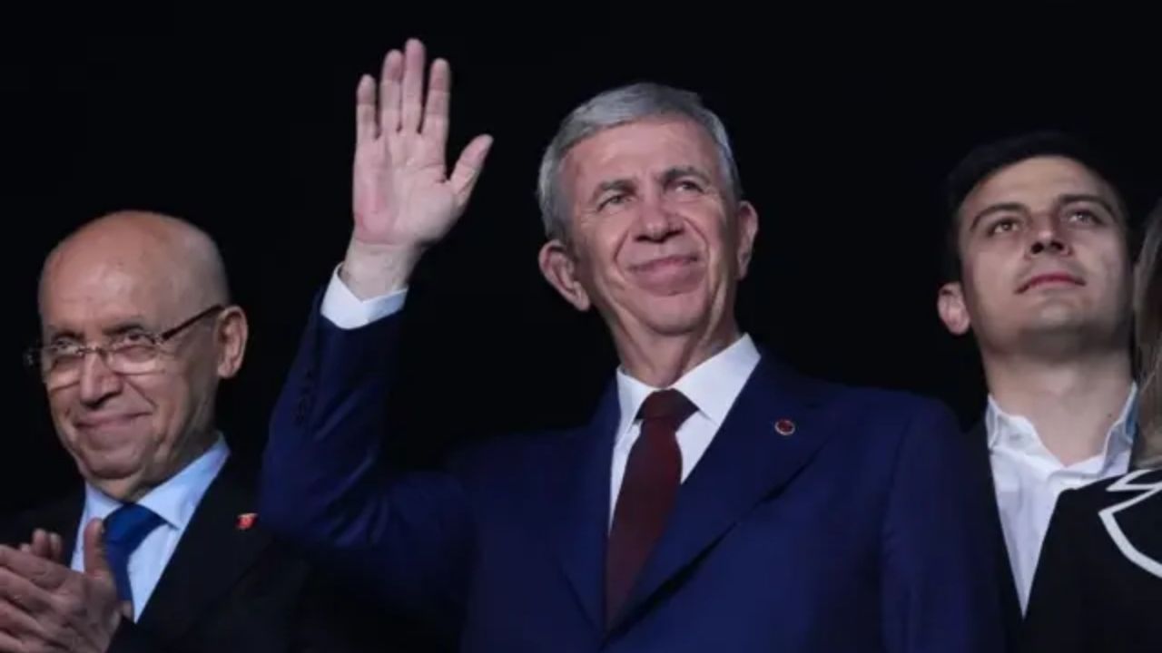 chp'de cumhurbaşkanlığı adaylığı krizi ekrem İmamoğlu ve Özgür Özel'den mansur yavaş'a operasyon İddiası