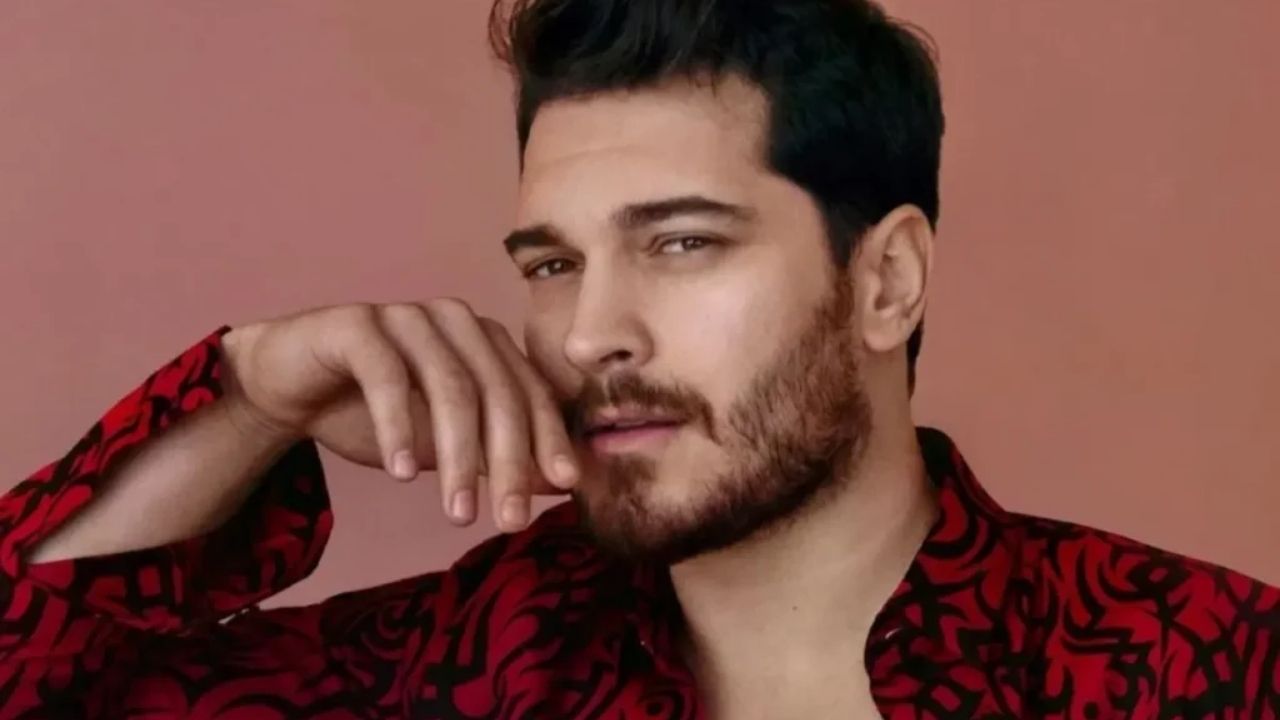 Çağatay Ulusoy ve Mustafa Mert Koç Tafikte 'Kayıp' Şarkısını Seslendirdi!