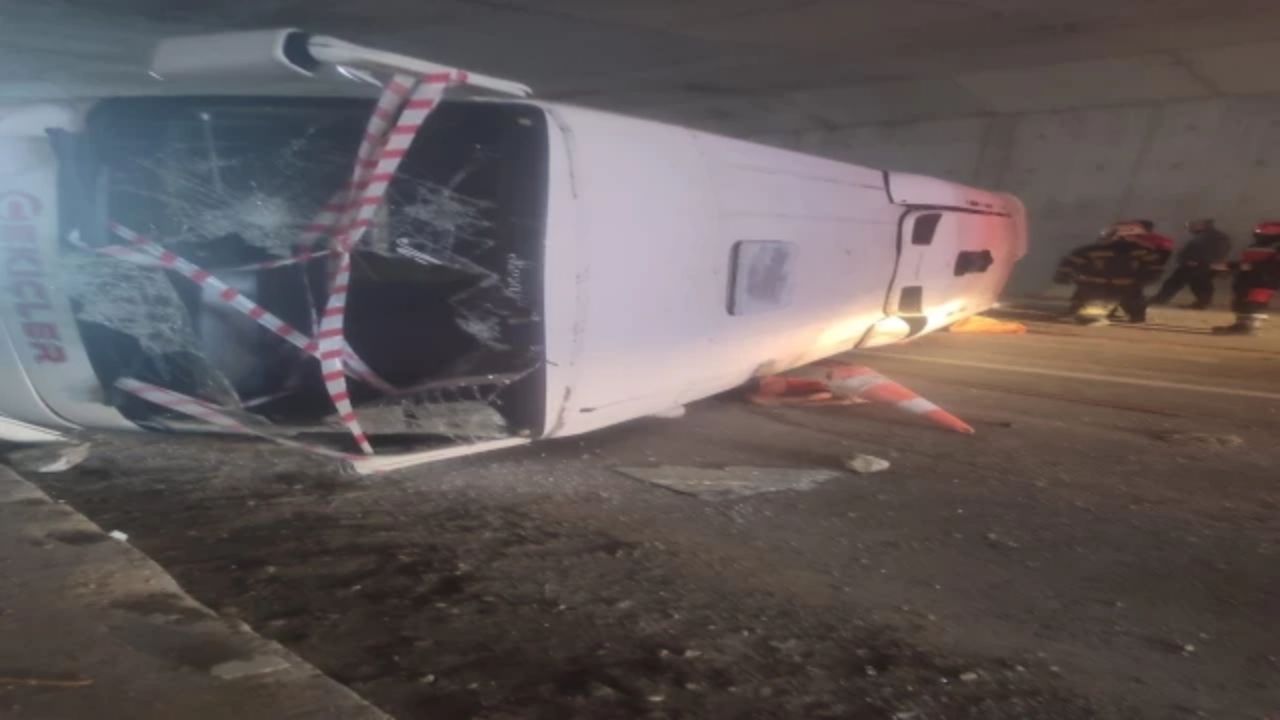 denizli’de İşçi servisi devrildi 4 Ölü, 19 yaralı