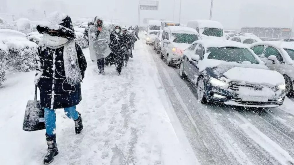  İstanbul'da kar yağışı uyarısı Şiddetini artırması bekleniyor