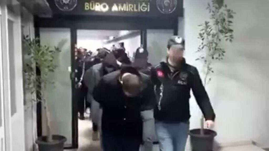  İzmir merkezli 13 İlde organize suç Örgütü operasyonu 61 tutuklama!