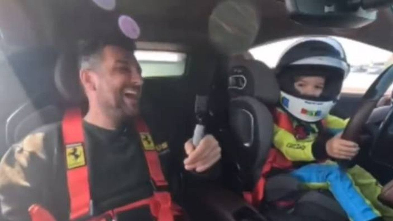 Kenan Sofuoğlu'nun Oğlu Karlı Zeminde Drift Yaptı