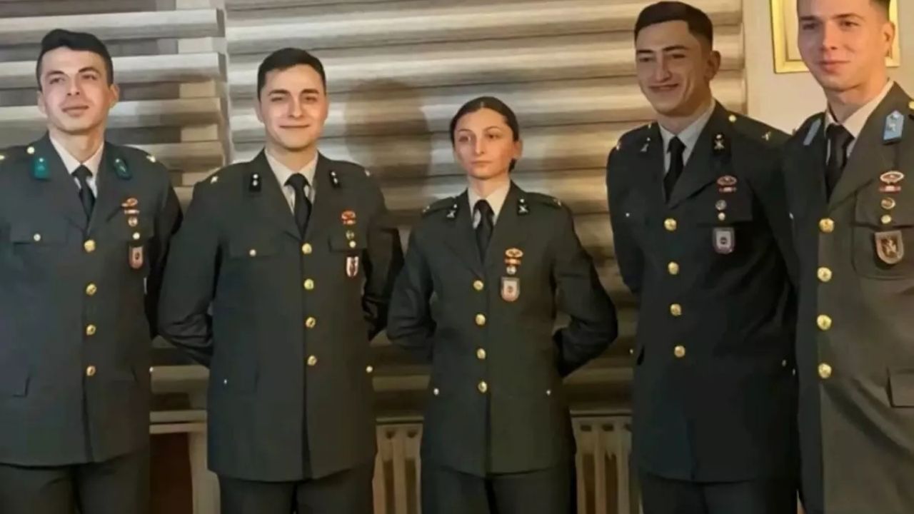 tsk'dan İhraç edilen 5 teğmenle İlgili asılsız provokasyon avukatlarından yalanlama
