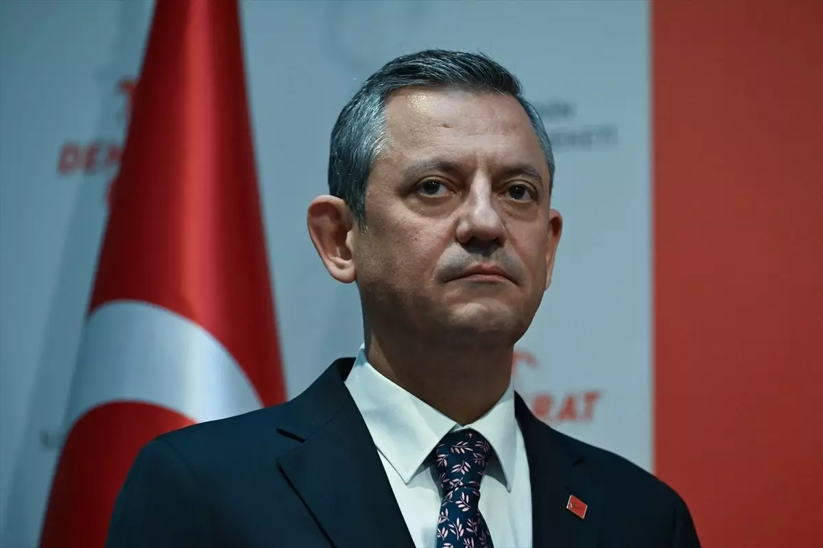 chp-lideri-ozel-kimi-tehlikeli-goruyorlarsa-18375818_60_amp.jpg