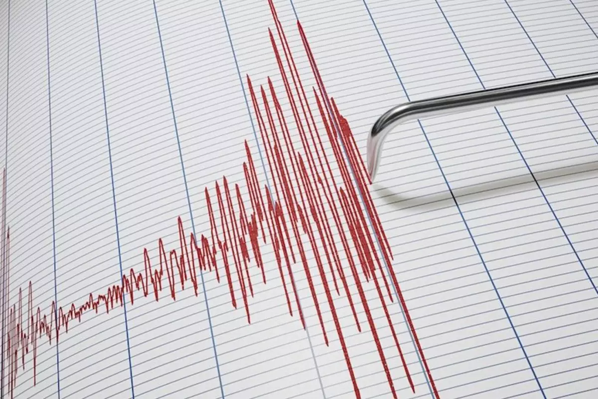 iran-da-5-4-buyuklugunde-deprem-18382251_1532_amp.jpg
