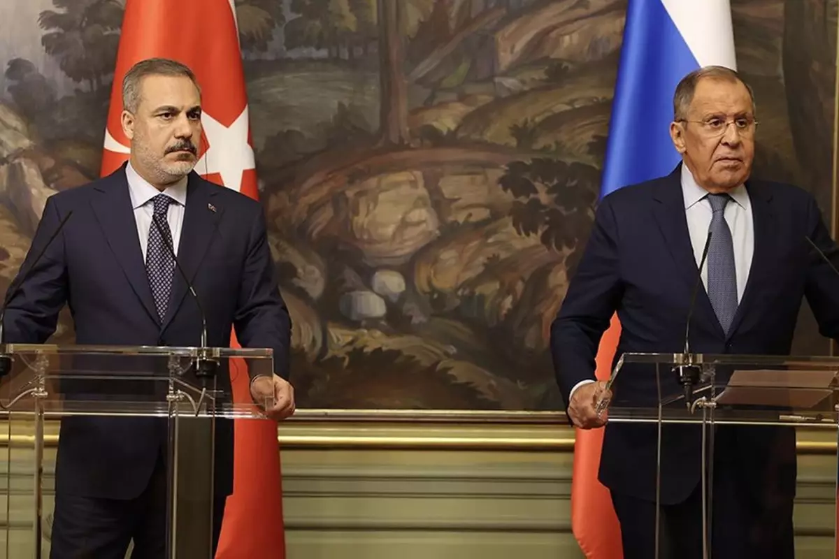 sergey-lavrov-ankara-da-rusya-savasin-bitmesi-18405667_3690_amp.jpg
