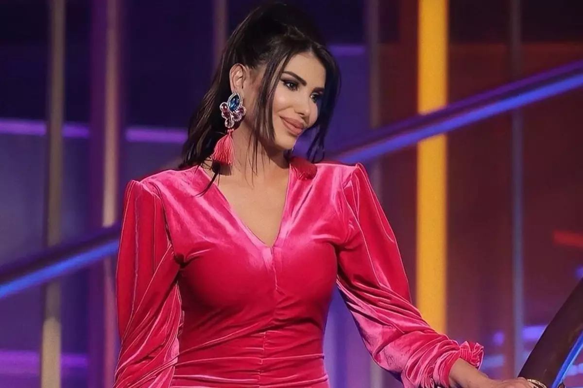 botoks-yaptiran-sarkici-hatice-nin-yuzu-18466344_8630_amp.jpg