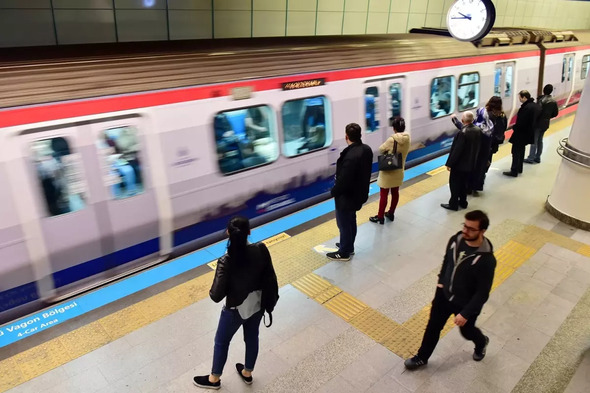istanbul-da-taksim-metrosu-ile-kabatas-funikuler-18478919_617_amp.jpg