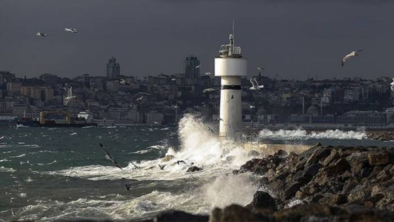 İstanbul Valiliğinden fırtına uyarısı yapıldı