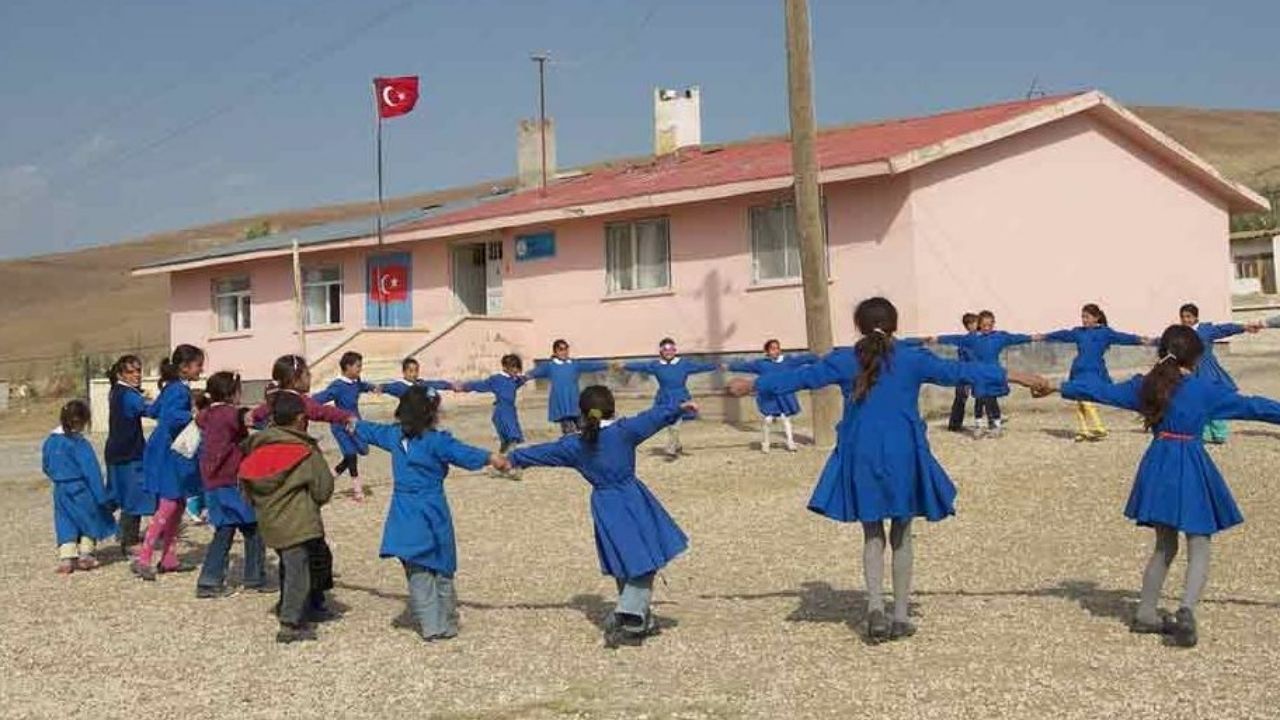 Köy Okullarına Yönelik Eğitim Yardım Kampanyaları