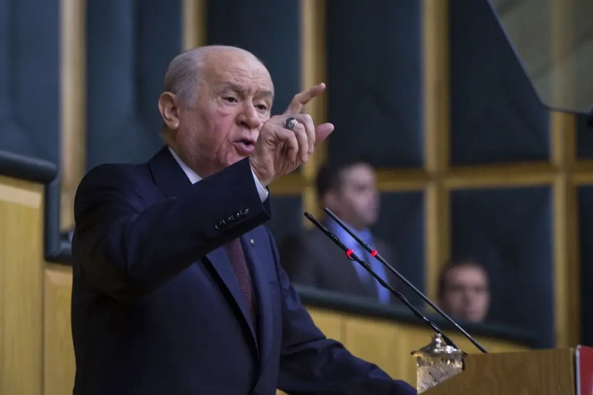 bahceli-den-sokak-hatirlatmasi-karsilarina-18487908_155_amp.jpg