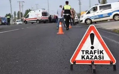 Bitlis’te minibüs ile otomobil çarpıştı, yaralılar var