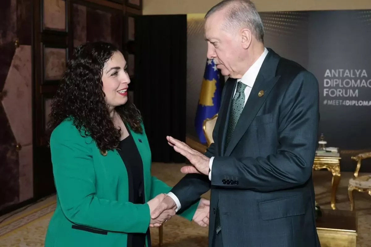 cumhurbaskani-erdogan-dan-kosovali-mevkidasina-18505429_4104_amp.jpg