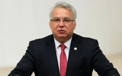 AK Parti’li Hüseyin Kocabıyık, İmamoğlu’na destek verdiği için ihraç edildi