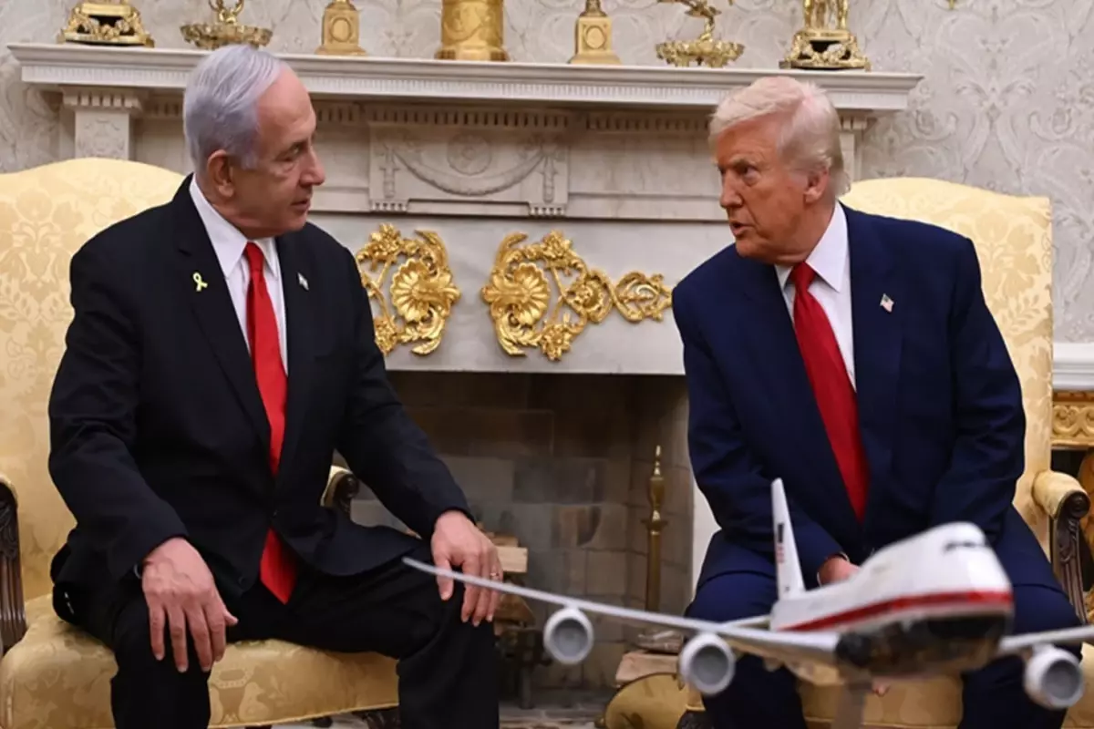 trump-netanyahu-yla-arasinda-gecen-gazze-18554552_2268_amp.jpg