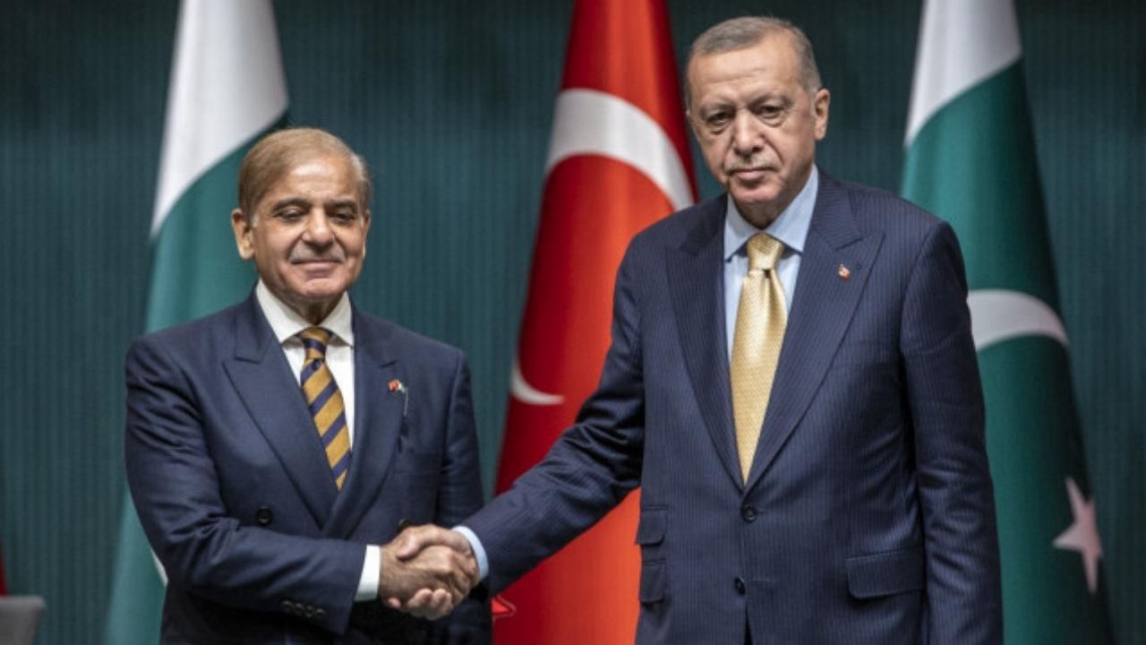 Erdoğan ve Şahbaz Şerif görüşmesi gerçekleşti