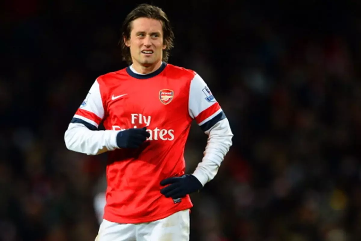 arsenal-in-eski-yildizi-rosicky-kalp-rahatsizligi-18671992_3853_amp.jpg