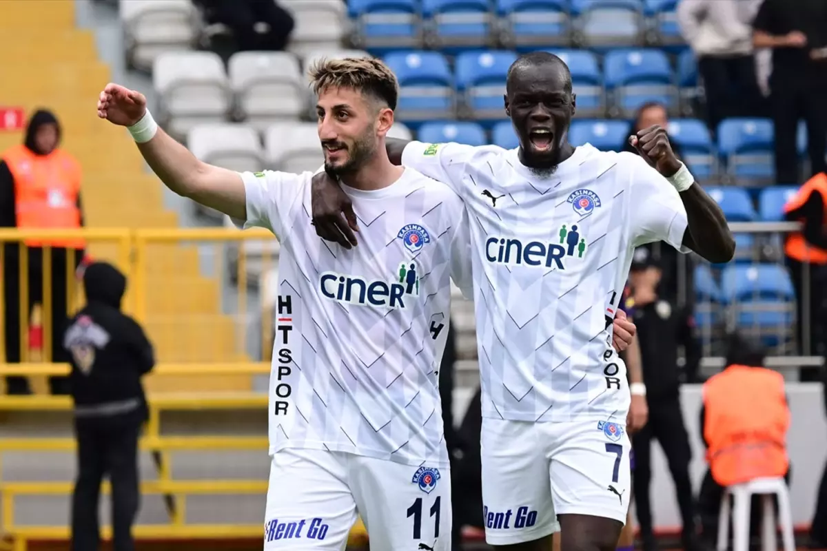 burak-yilmazli-kasimpasa-arda-turanli-eyupspor-a-18611793_7182_amp.jpg