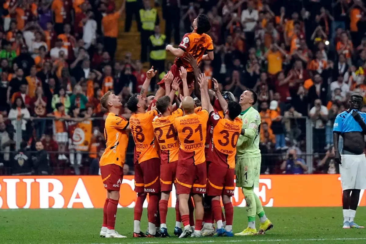 dries-mertens-galatasaray-a-veda-etti-18692680_7461_amp.jpg