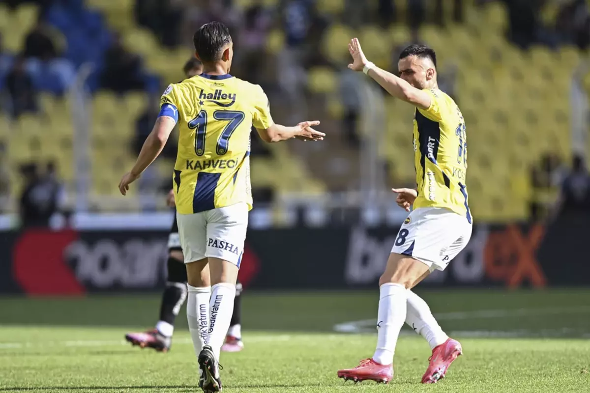 fenerbahce-ligin-son-macinda-geriden-gelip-kazandi-18695277_9694_amp.jpg