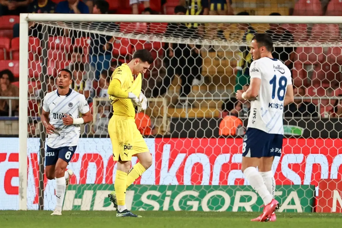 fenerbahceli-futbolculardan-4-2-lik-yenilgi-18672992_1782_amp.jpg