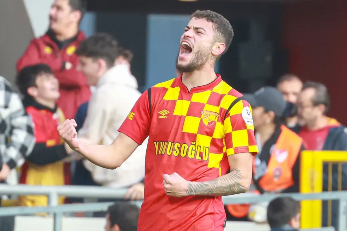 romulo-ya-surpriz-talip-fenerbahce-ye-elenen-18667897_4806_amp.jpg