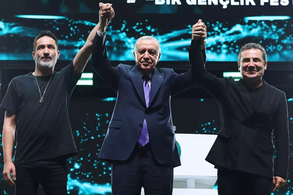 sagopa-kajmer-ve-ferhat-gocer-erdogan-in-18639912_855_amp.jpg