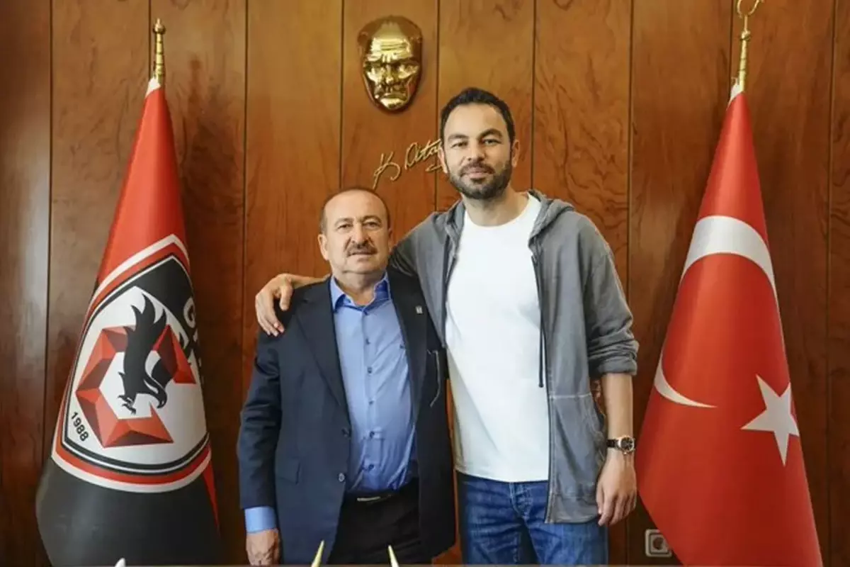 selcuk-inan-in-gorevine-son-verildi-18610572_7335_amp.jpg