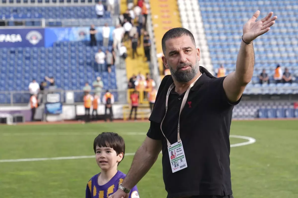shakhtar-donetsk-arda-turan-i-resmen-acikladi-18677598_1387_amp.jpg