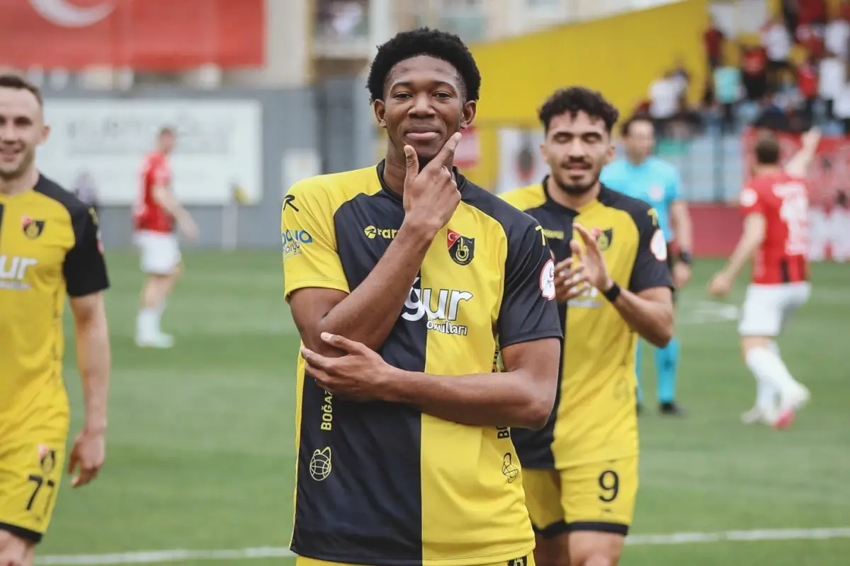 1-lig-tarihine-gecen-transfer-istanbul-a-18777135_745_amp.jpg