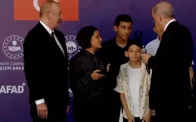 Erdoğan ve Aliyev’in Katıldığı Afet Konutu Töreninde “Çocuk” Diyalogu
