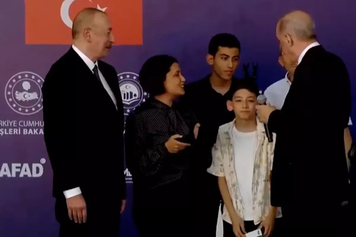 basrolde-erdogan-ve-aliyev-var-afet-konutu-18766355_1269_amp.jpg