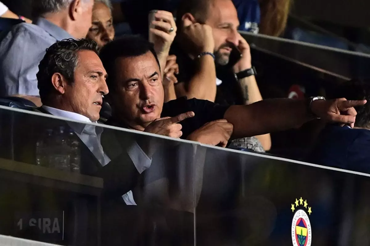 fenerbahce-baskani-ali-koc-acun-ilicali-ya-veda-18734204_3920_amp.jpg