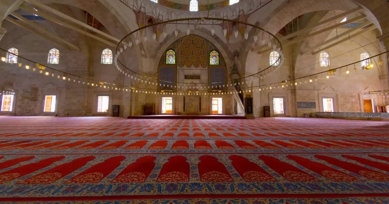 kurban-kesilince-kilinan-namaz-kurban-kestikten-18717447_2031_amp.jpg