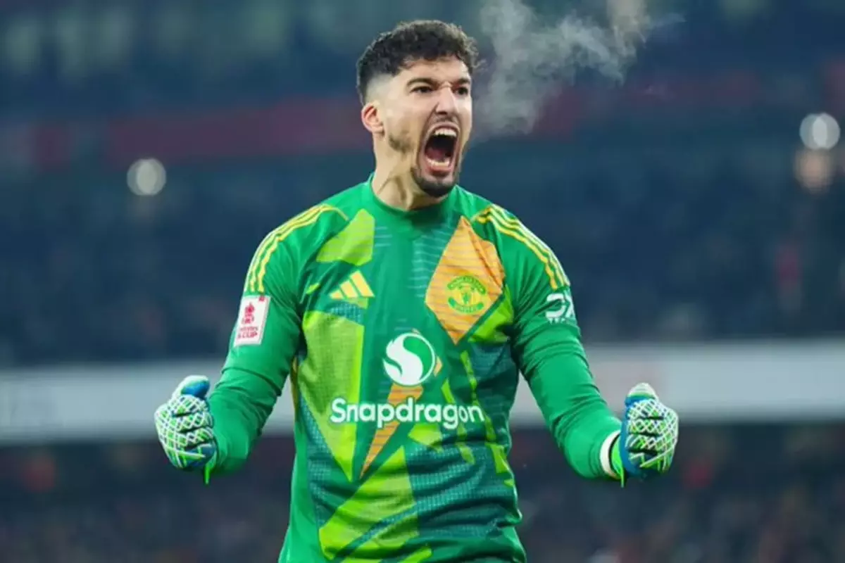 manchester-united-satisa-koydu-altay-bayindir-a-18761973_8254_amp.jpg