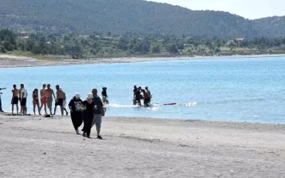 17 Yaşındaki Genç, Salda Gölü’nde Boğulma Tehlikesi Geçirdi