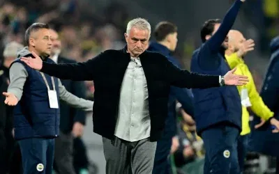 Jose Mourinho, yıldız futbolcuyu tek cümle ile ikna etti.