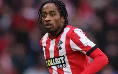 Beşiktaş’ta transfer tamam, ancak Kyle Walker-Peters Türkiye’ye gelemiyor