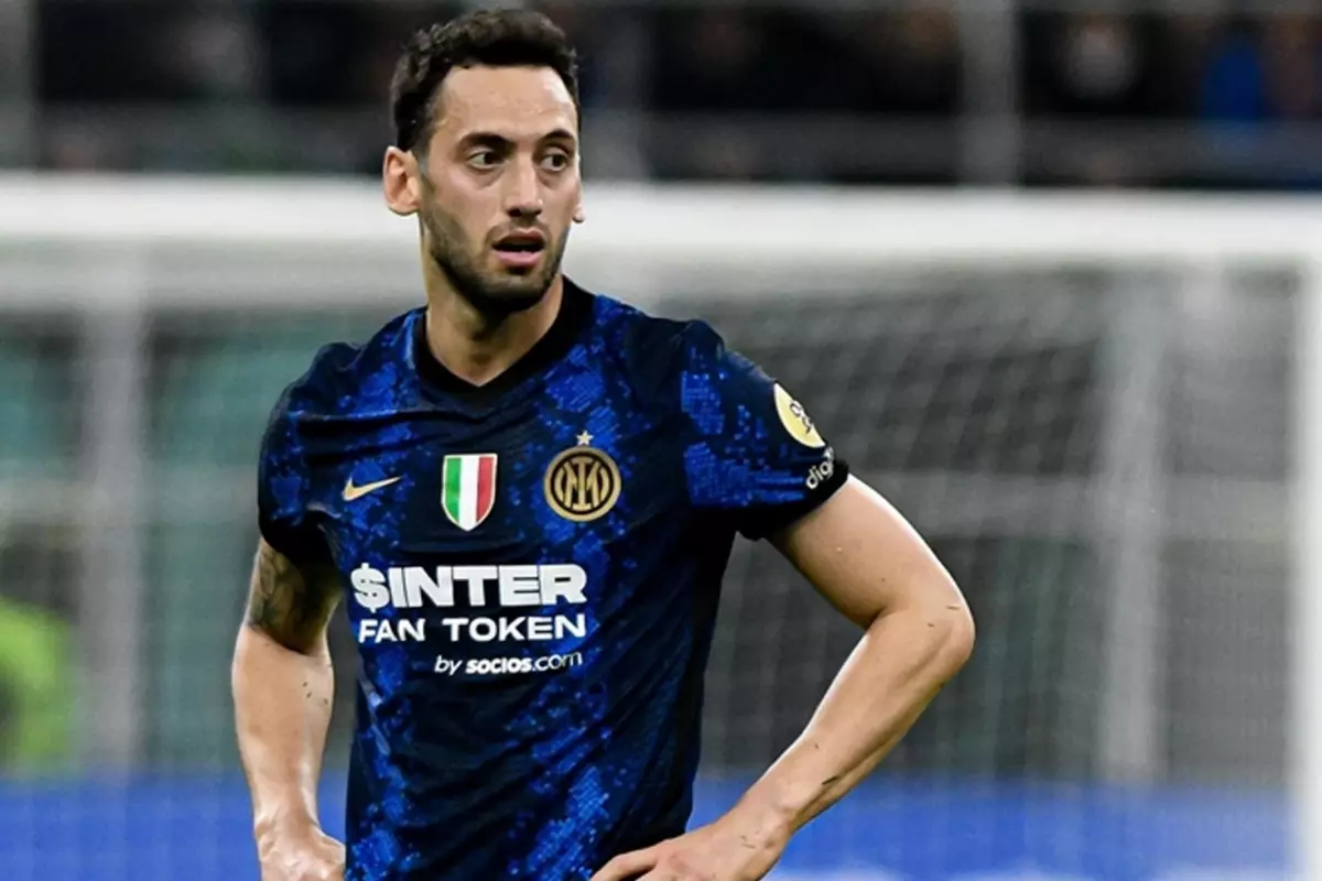 inter-fiyati-dusurdu-g-saray-hakan-calhanoglu-18816454_4776_amp.jpg
