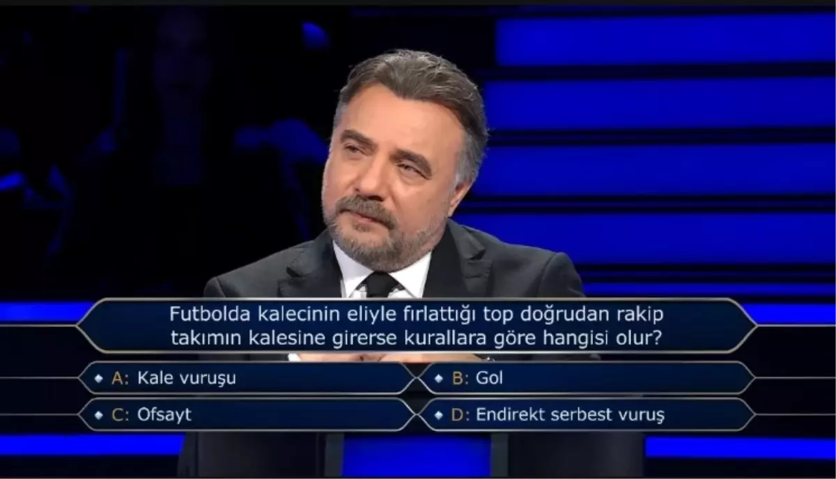kalecinin-eliyle-attigi-top-gol-olur-mu-18815370_1668_amp.jpg