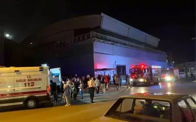 Kocaeli’de düğün salonunda yangın: 2 çocuk dahil 4 kişi dumandan etkilendi