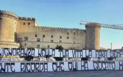 Napoli taraftarları, Osimhen için özel bir pankart hazırladı