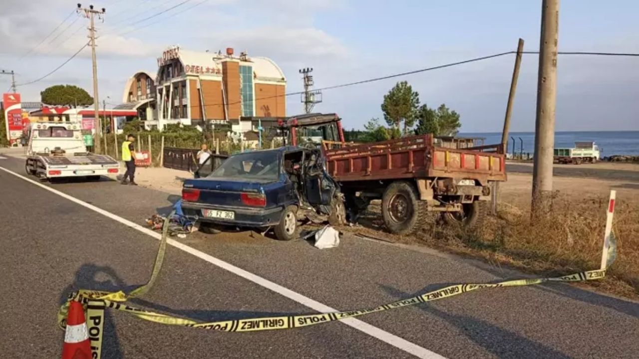 Fatsa'da Traktöre Çarpan Otomobil Sürücüsü Öldü